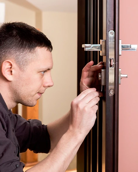 : Professional Locksmith For Commercial And Residential Locksmith Services in Elmhurst